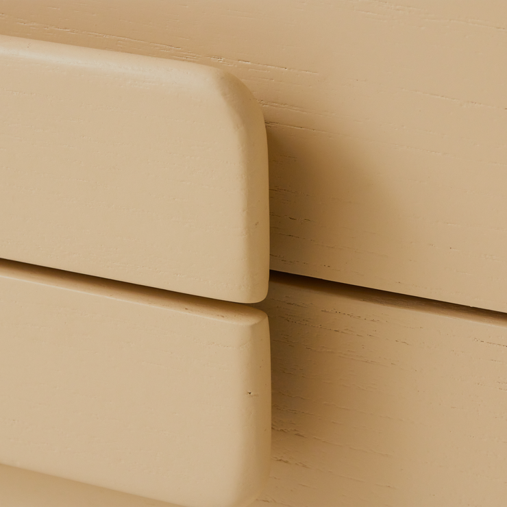 Kremfarget kommode Spacious Lowboard fra Hk Living