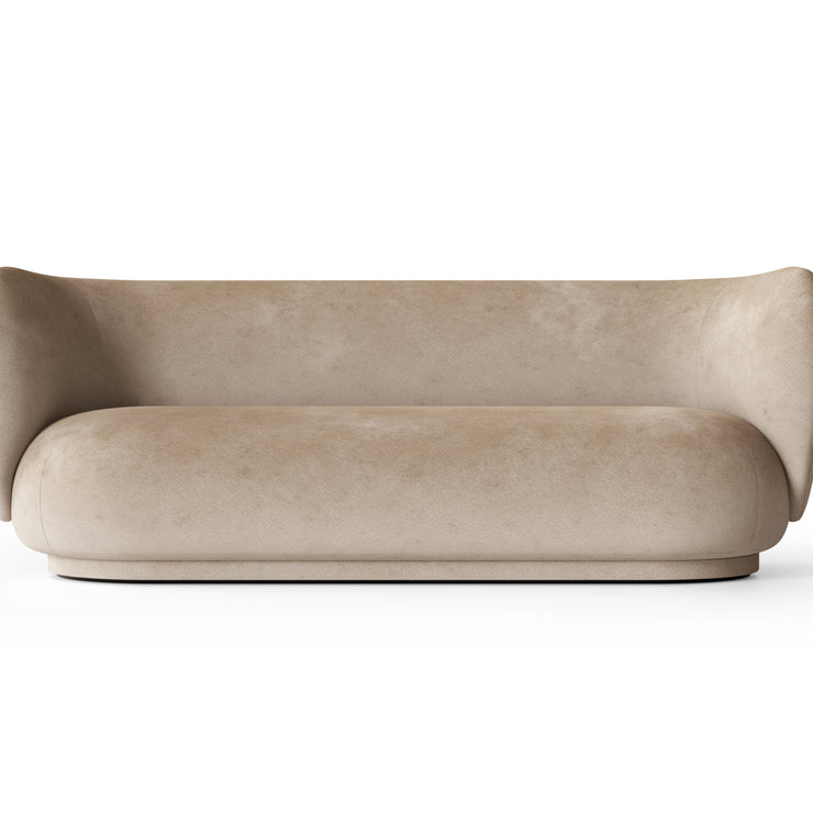 Sofa Rico 3 seter fra Ferm Living i tekstilet Faded Velvet i fargen Sand