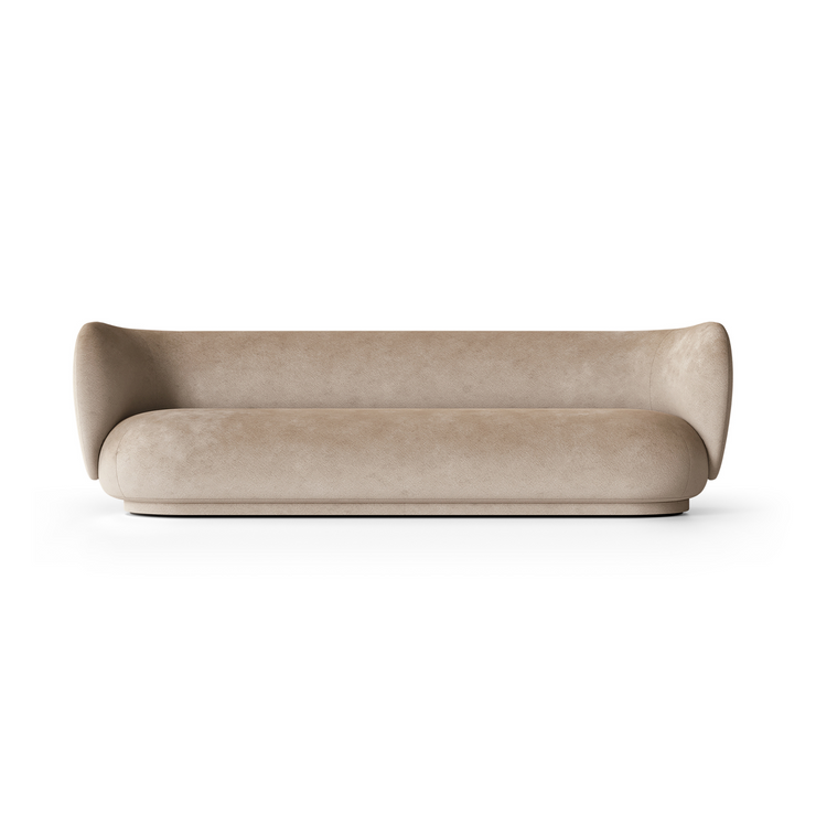 Sofa Rico 4 seter fra Ferm Living i tekstilet  Faded Velvet i fargen Sand