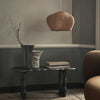 Lampeskjermen Drape fra Ferm Living kommer i to forskjellige størrelser, small og medium. Her ser du den største varianten.