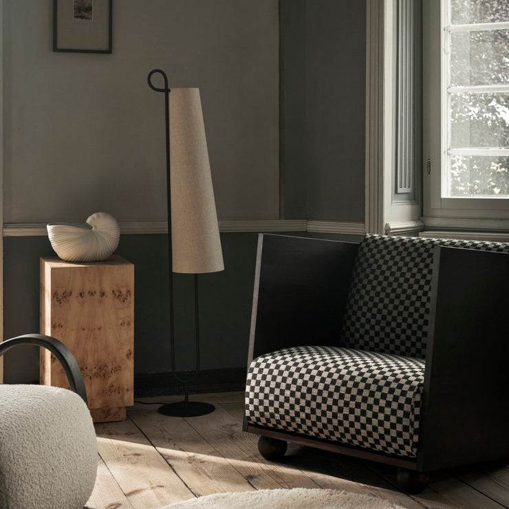 Ancora er også tilgjengelig som gulvlampe. Å ha flere lamper i samme serie kan bidra til å skape en fin helhet i innredningen.