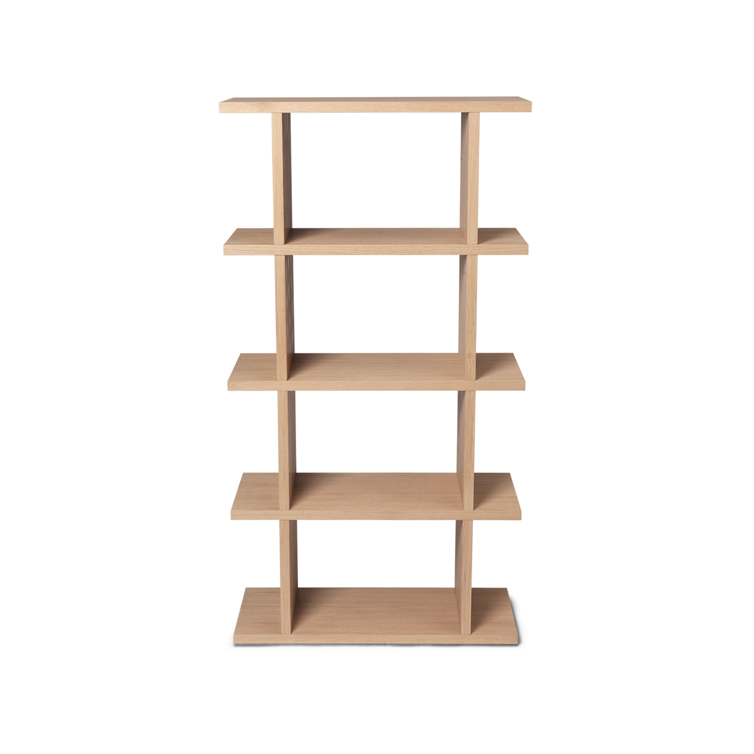 Bokhylle Kona Bookcase fra Ferm Living i naturfarget eikefiner, med 1x4 hyller
