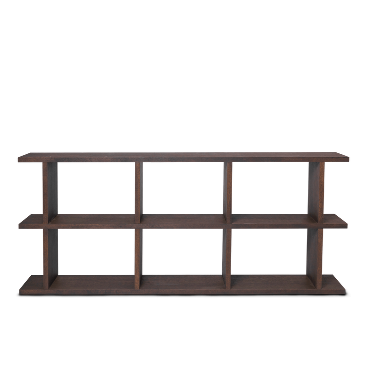 Bokhylle Kona Bookcase fra Ferm Living i mørkbeiset eikefiner, med 3x2 hyller
