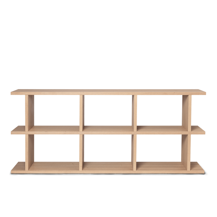 Bokhylle Kona Bookcase fra Ferm Living i naturfarget eikefiner, med 3x2 hyller