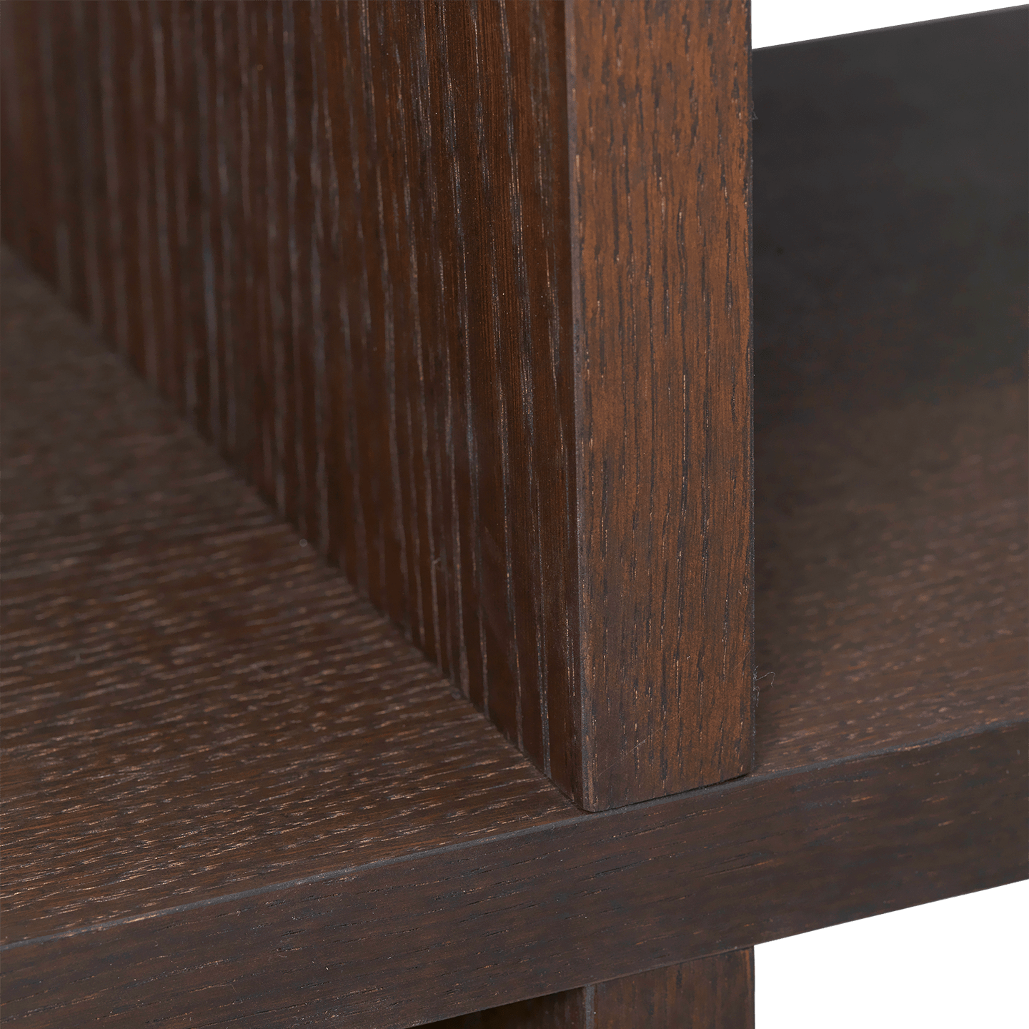 Bokhylle Kona Bookcase fra Ferm Living i mørkbeiset eikefiner
