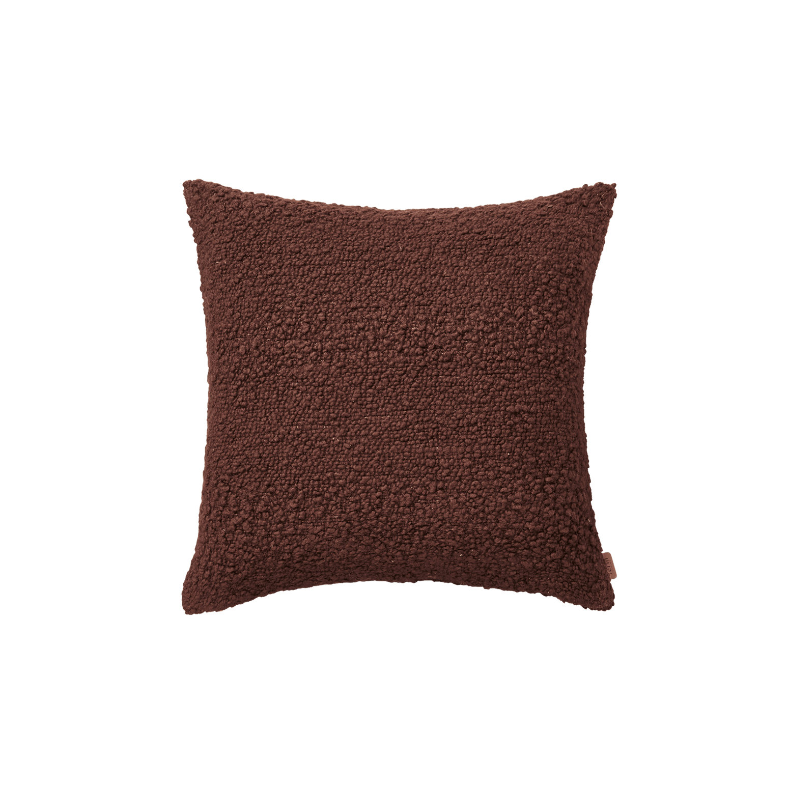 Pute Moor Cushion fra Ferm Living i fargen Dark Pecan/ mørk brun.