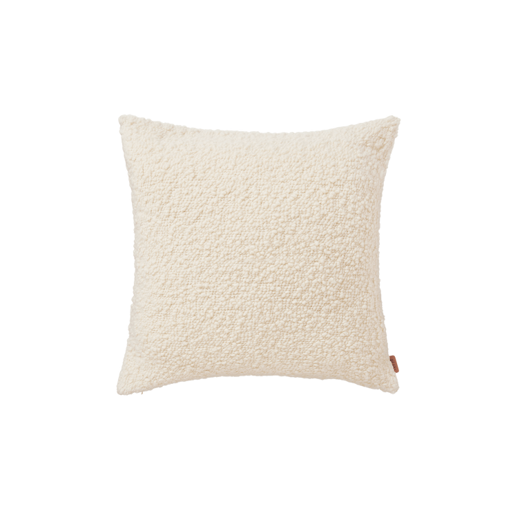 Pute Moor Cushion fra Ferm Living i fargen Off-white/ hvit.