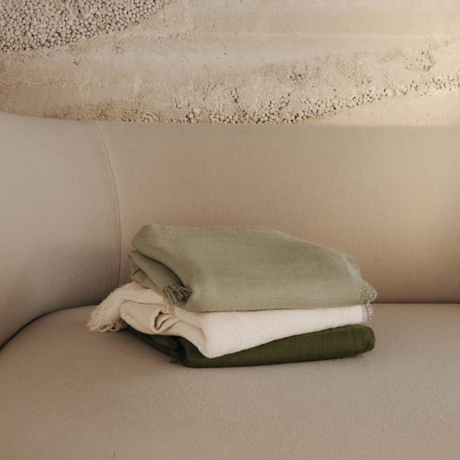 Pledd Weaver Throw fra Ferm Living