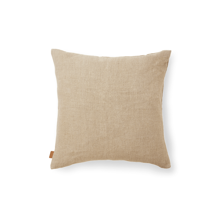 Baksiden av pute Senti Cushion fra Ferm Living i begge farger.