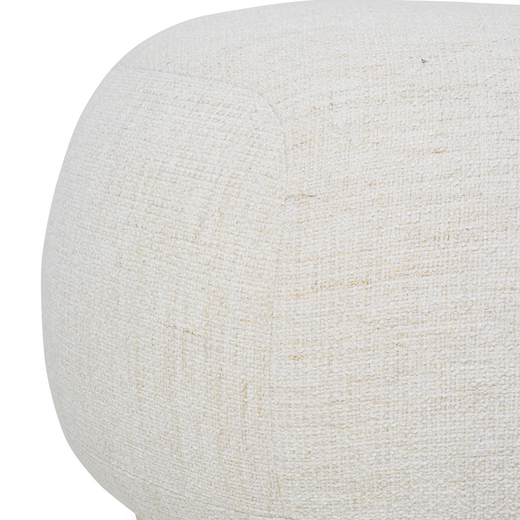 Puff Rico Ottoman fra Ferm Living i tekstilet Bouclé i fargen Off White