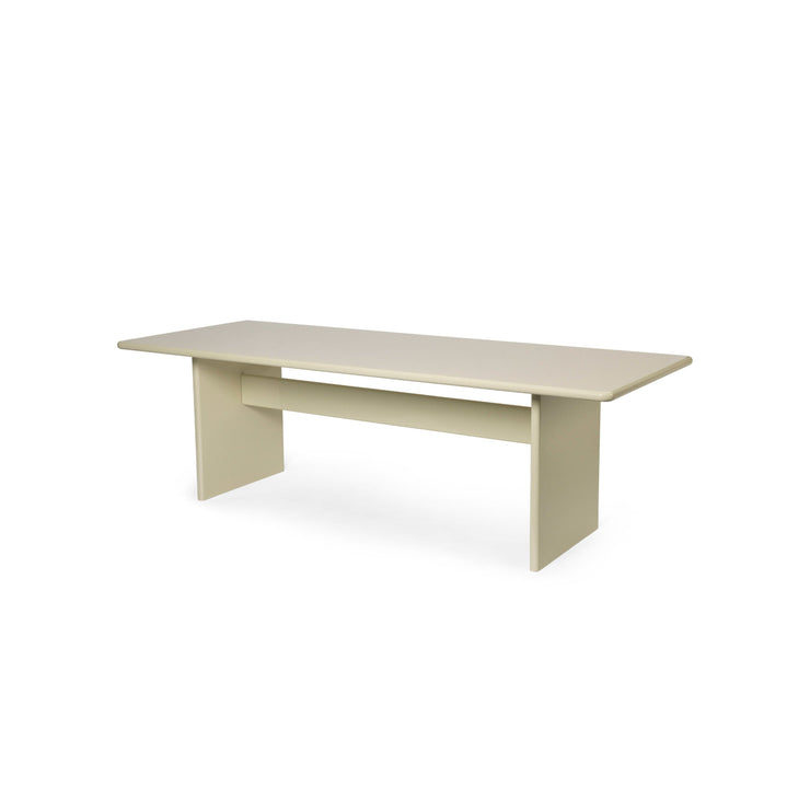Spisebordet Rink Dining Table i fargen Eggshell fra Ferm Living i størrelse 90x240 cm