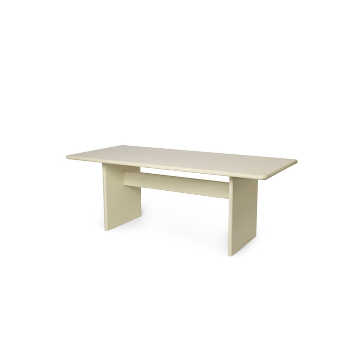 Spisebordet Rink Dining Table i fargen Eggshell fra Ferm Living i størrelse 90x200 cm