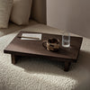 Ferm Living sitt Sidebord Kona Side Table er et praktisk og tidløst design. Her er Kona Side Table i mørkt tre.