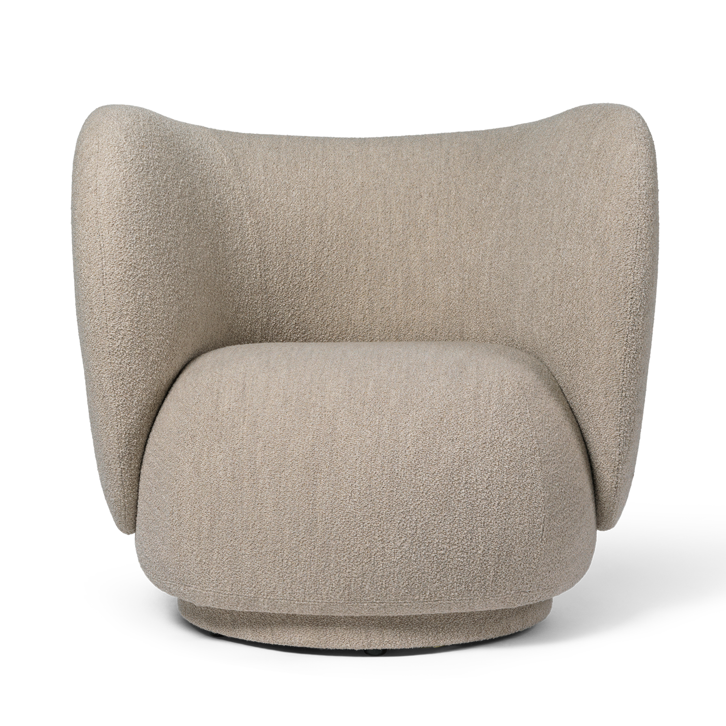 Lenestol Rico Lounge Chair fra Ferm Living i tekstilet Soft Bouclé i fargen Natural (Prisgruppe 1)