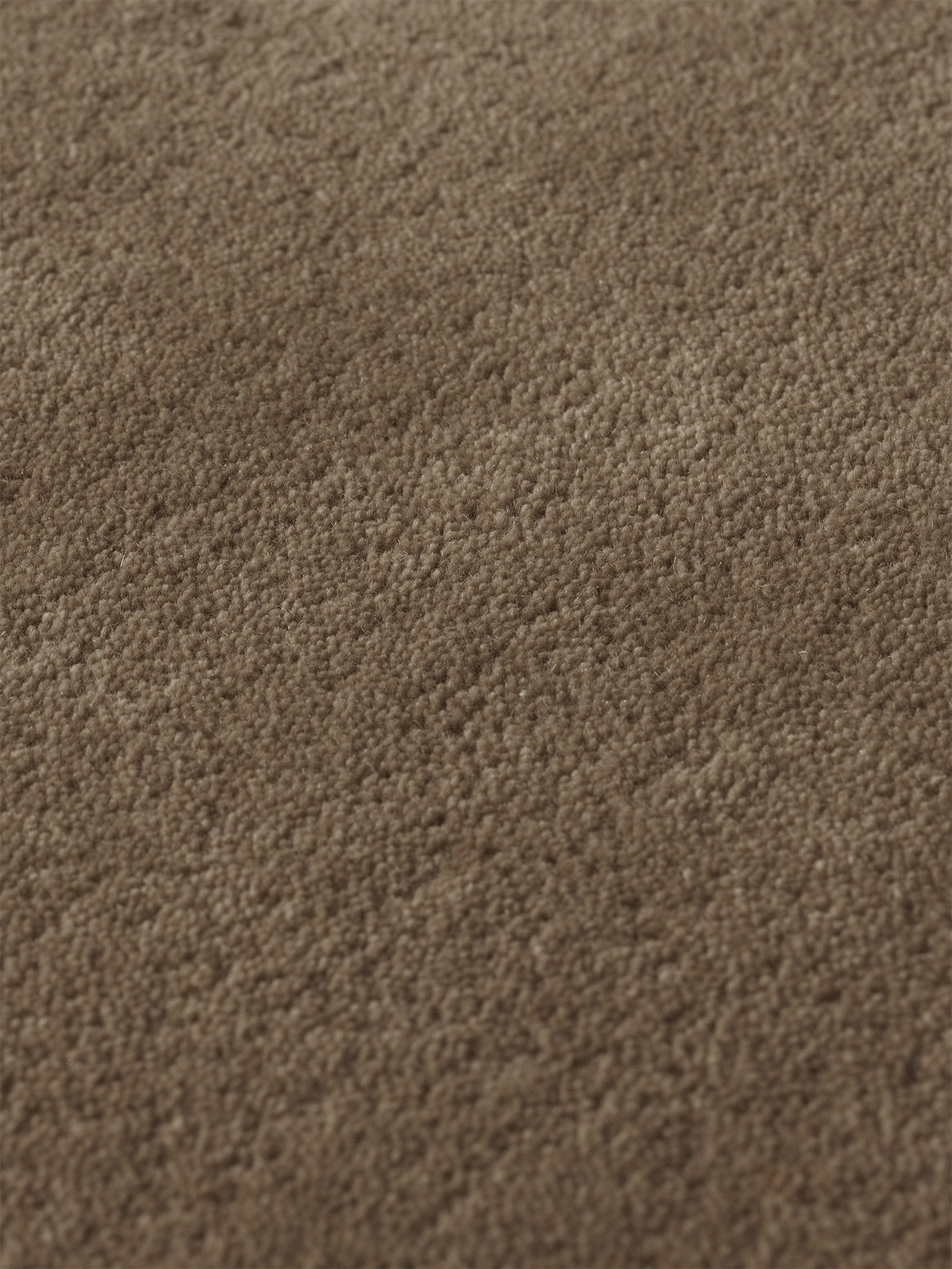 Teppe Stille Tufted Rug fra Ferm Living i fargen Ash Brown
