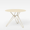 Tio Side Table fra Massproductions i fargen Ivory.