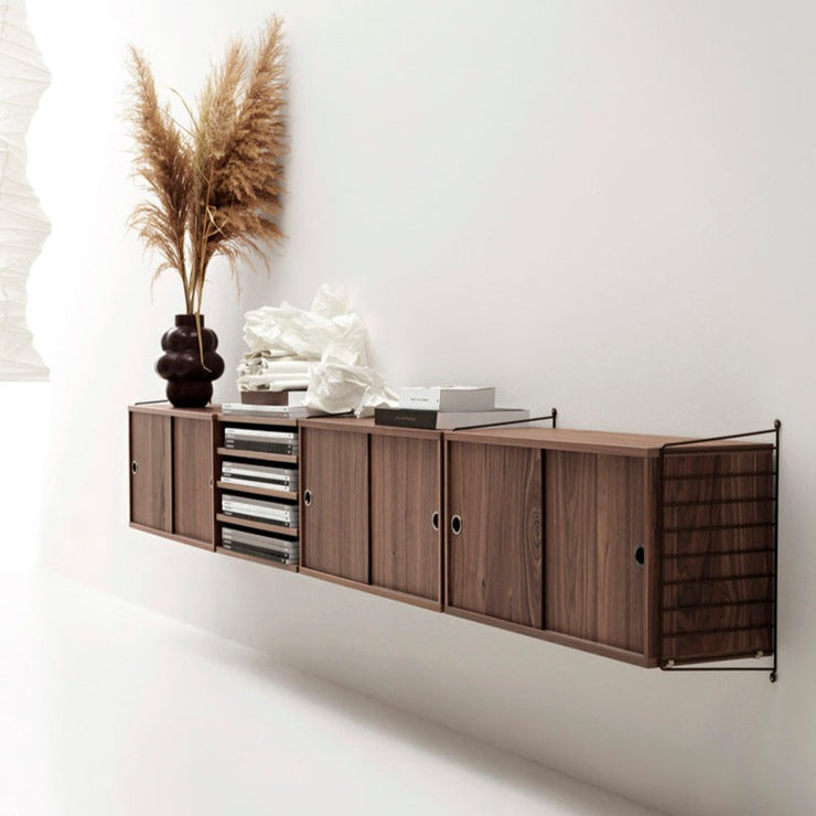 String skjenk med hyller 300 cm – OsloDeco