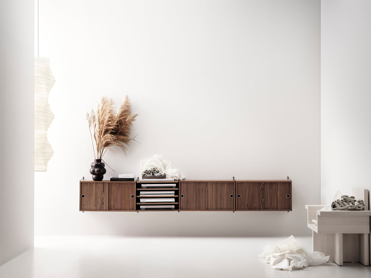 String skjenk med hyller 300 cm – OsloDeco