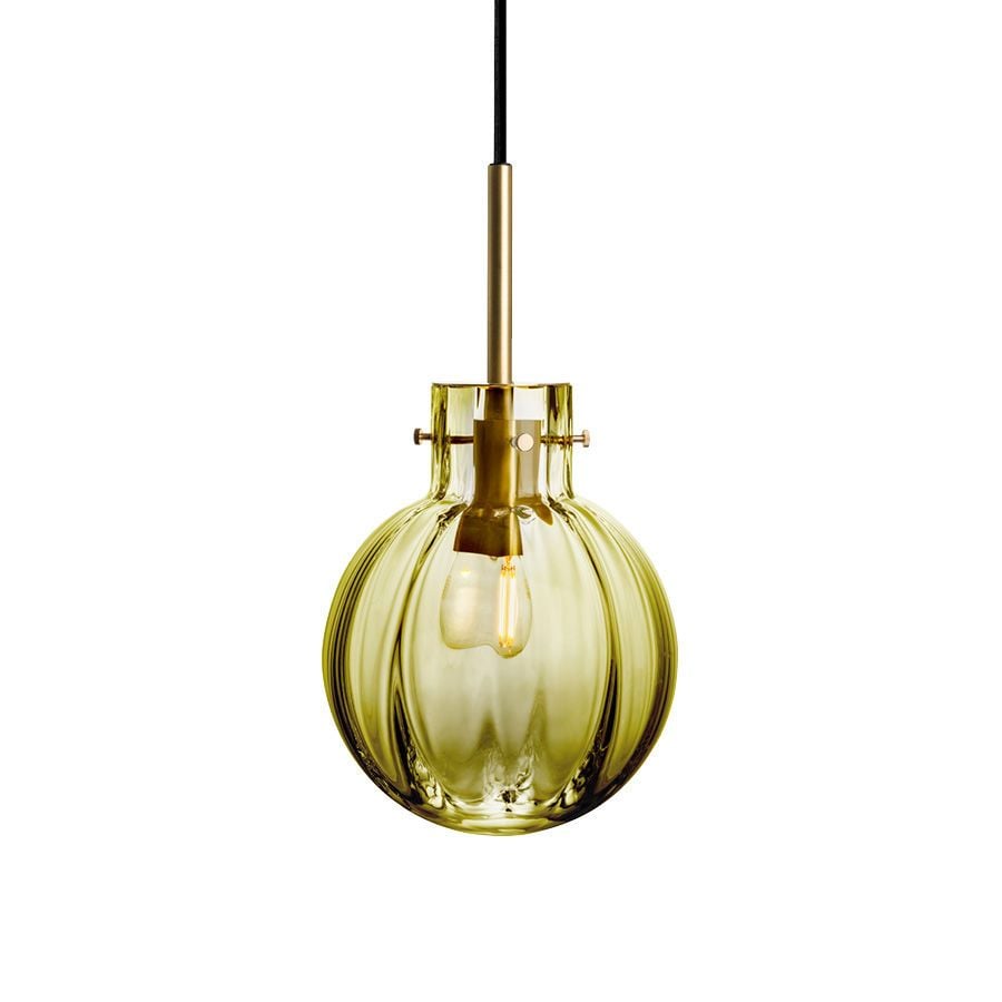 Krystallkule Optikk fra Hadeland Glassverk. Farge: Oliven, Ø160 mm.