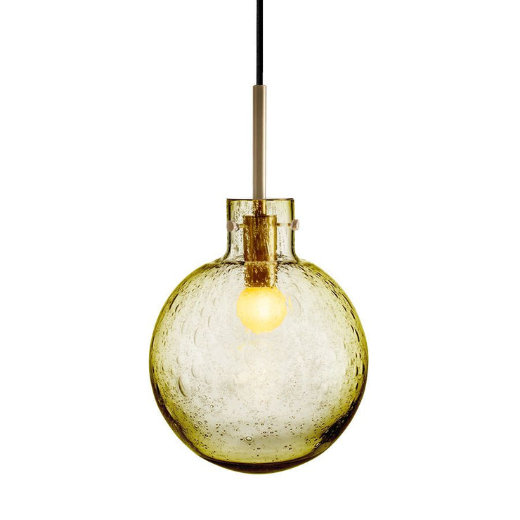 Krystallkule Soda fra Hadeland Glassverk. Farge: Oliven, Ø200 mm.