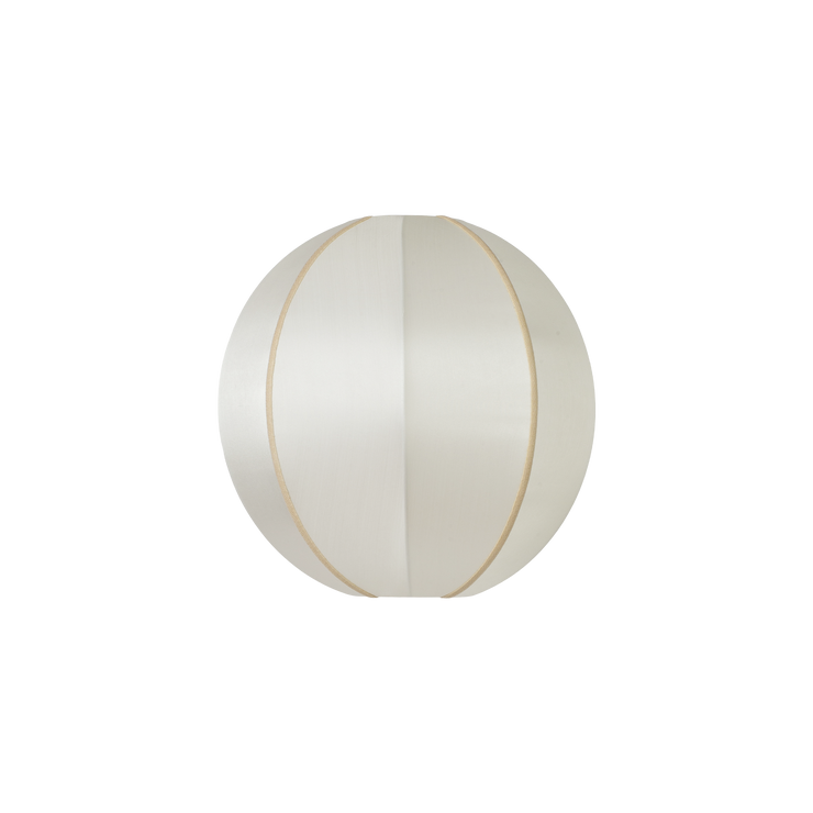 Lampeskjerm Indochina Round fra Oi Soi Oi med beige bånd i størrelse S (Ø 36 cm).