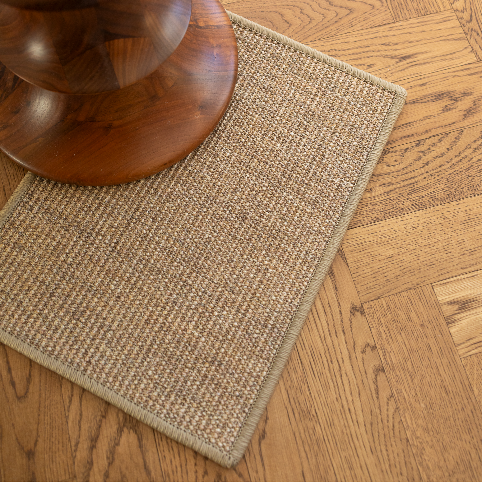 Sisal boucle sand med kantsøm