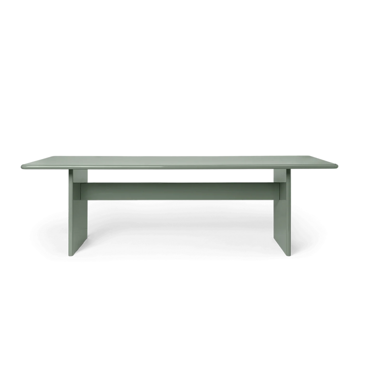 Spisebordet Rink Dining Table i fargen Tea Green fra Ferm Living i størrelse 90x240 cm