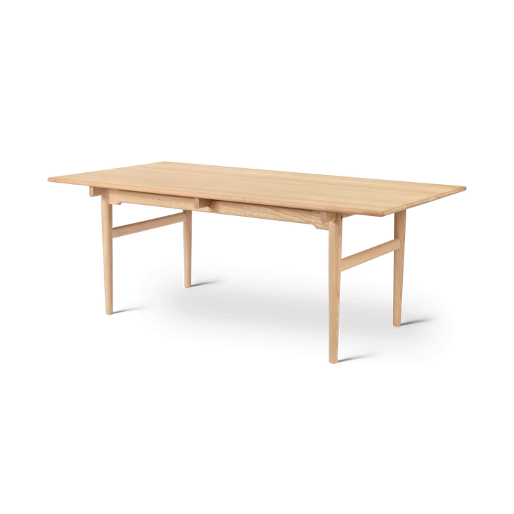 Spisebord CH327 Dining Table fra Carl Hansen & Søn i såpebehandlet bøk, 190x95 cm