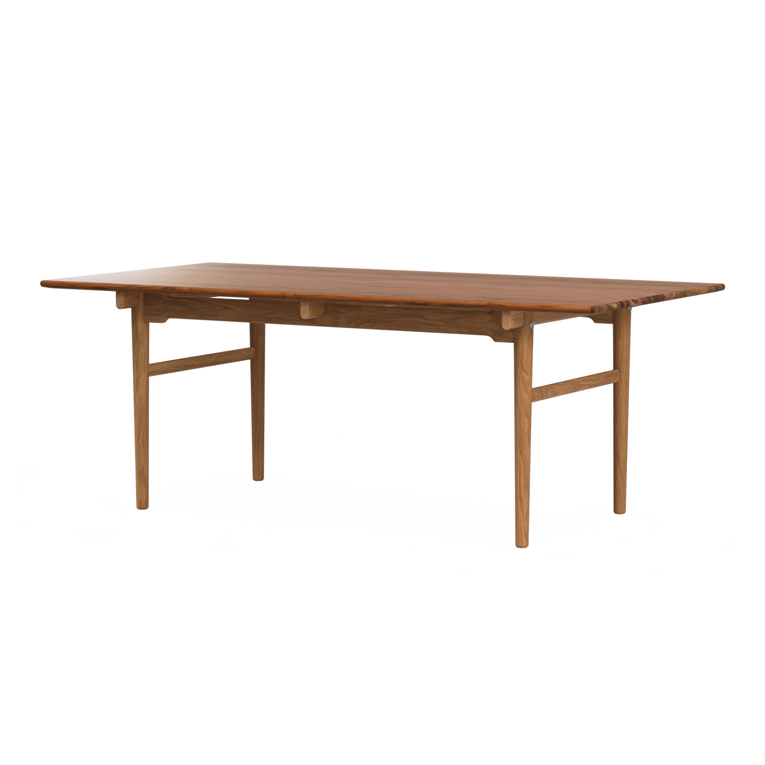 Spisebord CH327 Dining Table fra Carl Hansen & Søn i oljet teak/eik, 190x95 cm. Bordet i teak/eik er en kombinert variant med bordplate i teak og understell i eik.