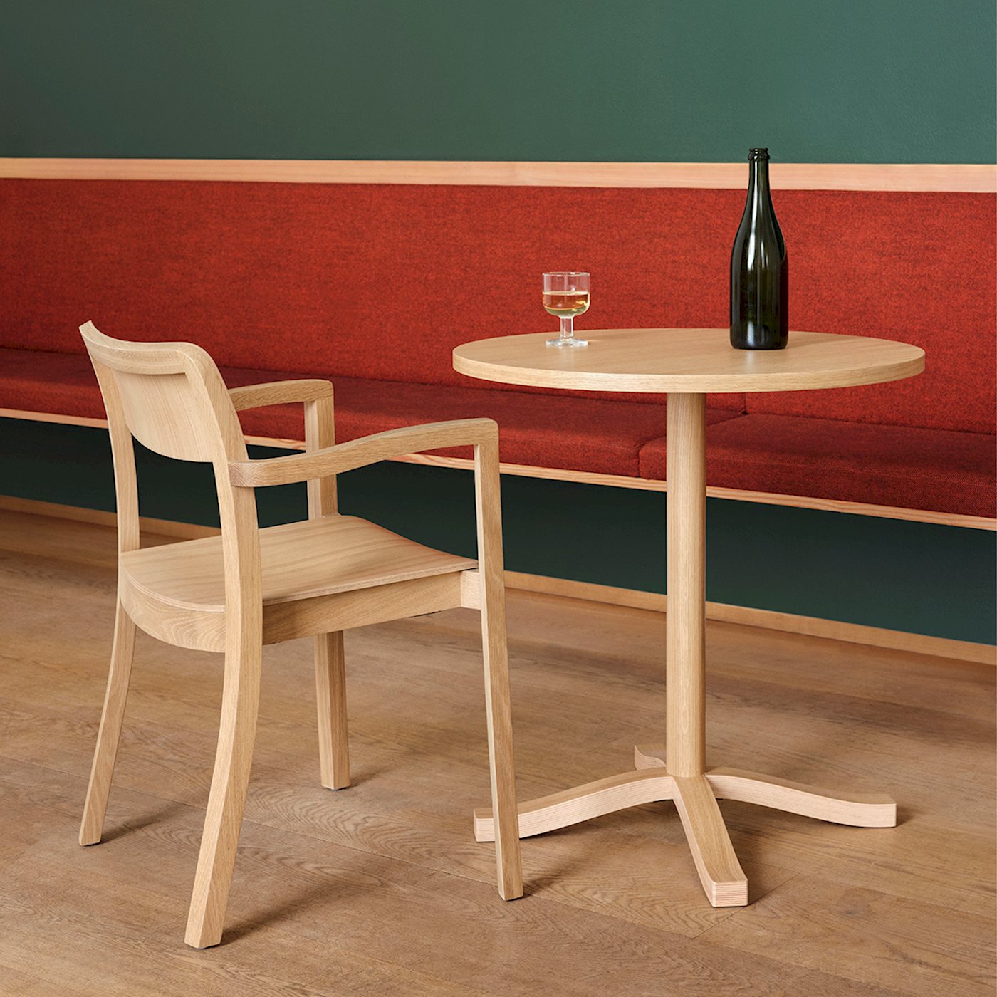 Serien Pastis fra Hay gir oss bistrovibber hjemme – og det liker vi!
