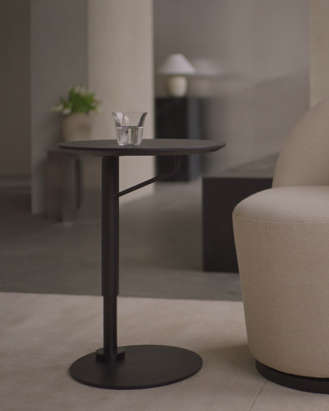 Sidebordet Branch fra Audo Copenhagen er designet av Norm Architects.