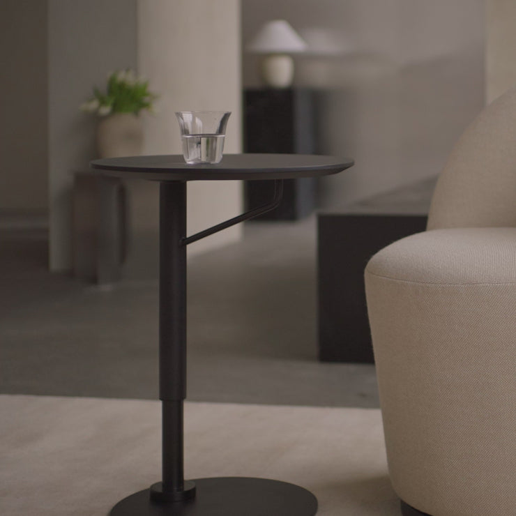 Sidebordet Branch fra Audo Copenhagen er designet av Norm Architects.