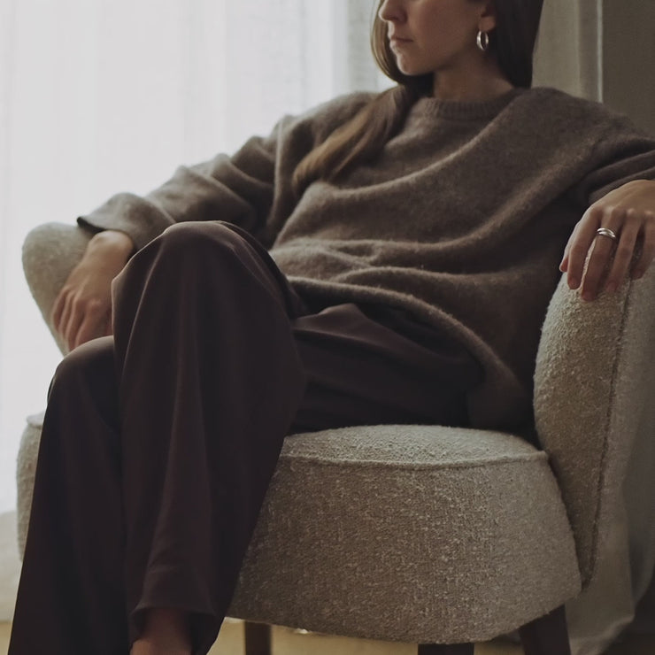 Lenestolen Ingeborg Lounge Chair fra Audo Copenhagen, designet av Lasse Flemming i 1940. 