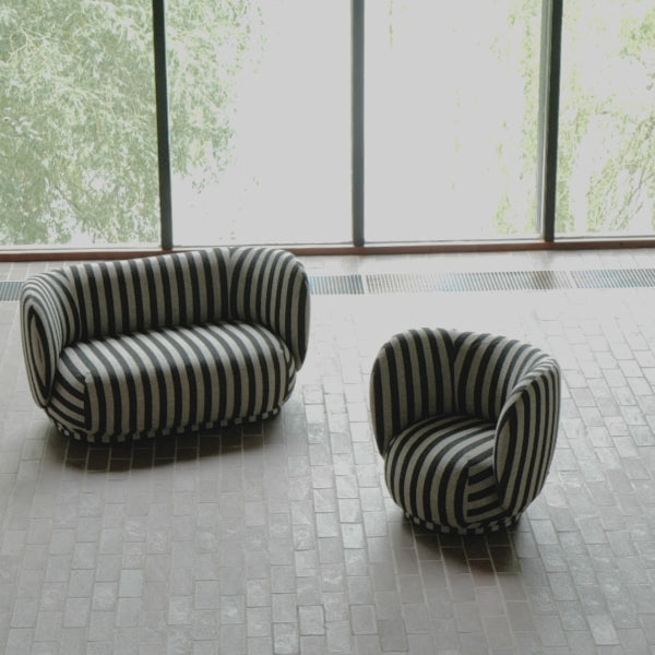 Sofa Rico 2 seter og lenestol Rico fra ferm Living i tekstilet Louisiana