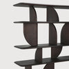 Bokhylle Geometric Rack fra Ethnicraft i lakkert teak (dyp mørkebrun farge)