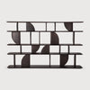 Bokhylle Geometric Rack fra Ethnicraft i lakkert teak (dyp mørkebrun farge)