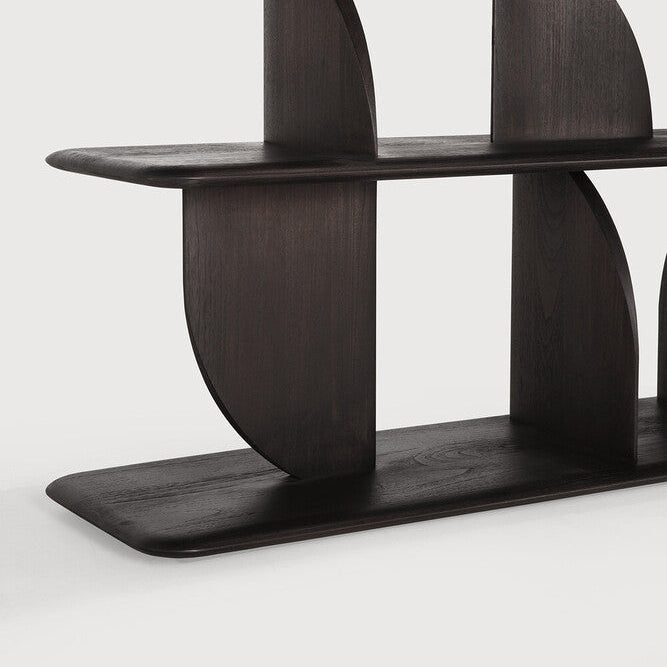 Skjenk Geometric Console fra Ethnicraft i lakkert teak (dyp mørkebrun farge)