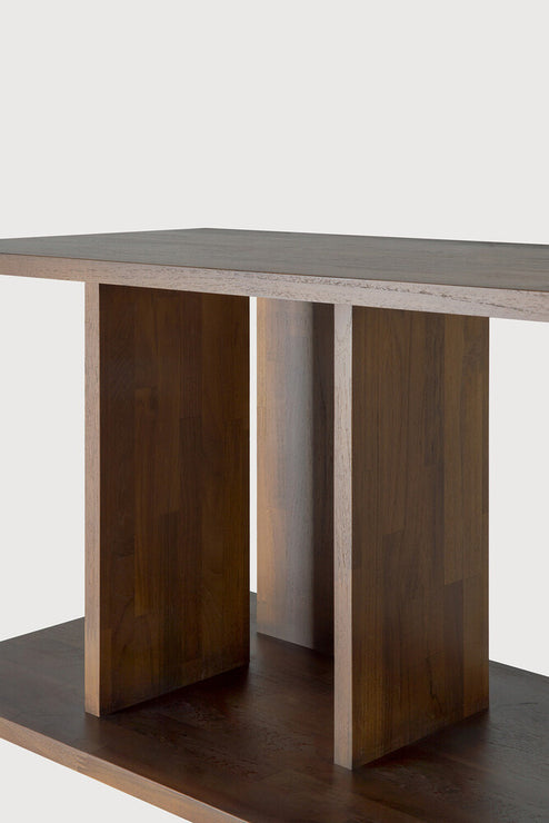 Bokhyllen Irregular Rack fra Ethnicraft