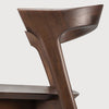 Spisestol Bok Dining Chair fra Ethnicraft med finish i brunlakkert teak