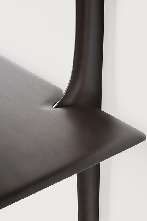 Vegghengt hylle Pl Wall Shelf fra Ethnicraft, i heltre mørkebrun mahogni