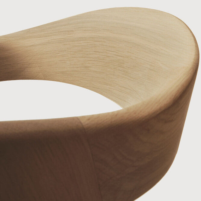 Spisestol Bok Dining Chair fra Ethnicraft med finish i lakkert eik