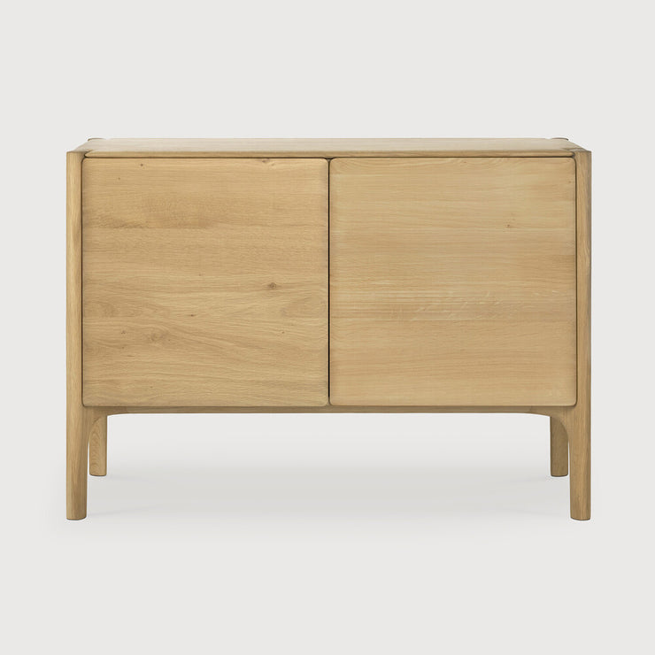Skjenken Pl Sideboard fra Ethnicraft i heltre eik, bredde 119 cm