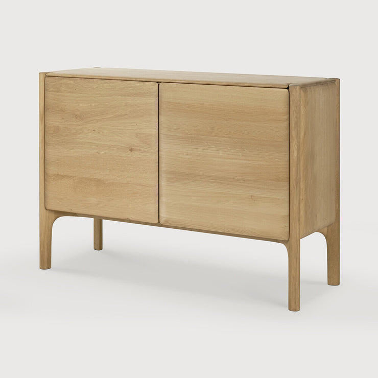 Skjenken Pl Sideboard fra Ethnicraft i heltre eik, bredde 119 cm