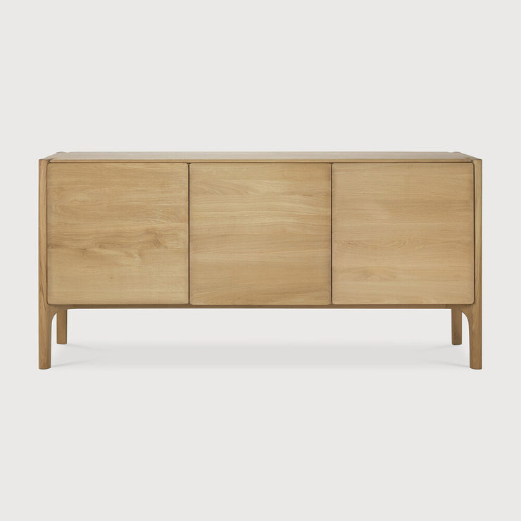 Skjenken Pl Sideboard fra Ethnicraft i heltre eik, bredde 174 cm