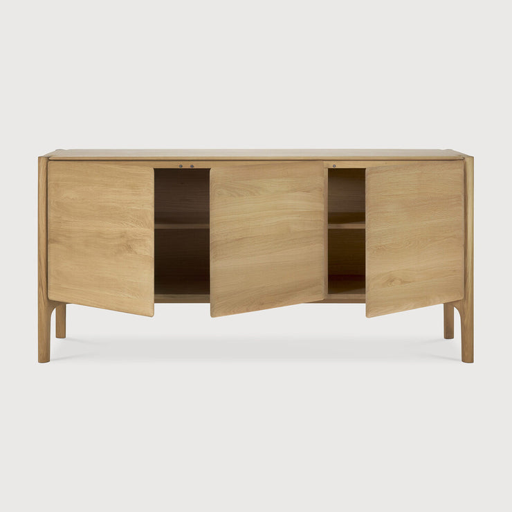 Skjenken Pl Sideboard fra Ethnicraft i heltre eik, bredde 174 cm