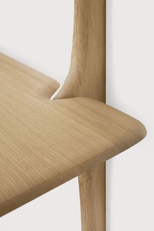 Vegghengt hylle Pl Wall Shelf fra Ethnicraft, i heltre eik