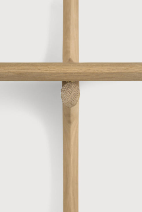 Vegghengt hylle Pl Wall Shelf fra Ethnicraft, i heltre eik