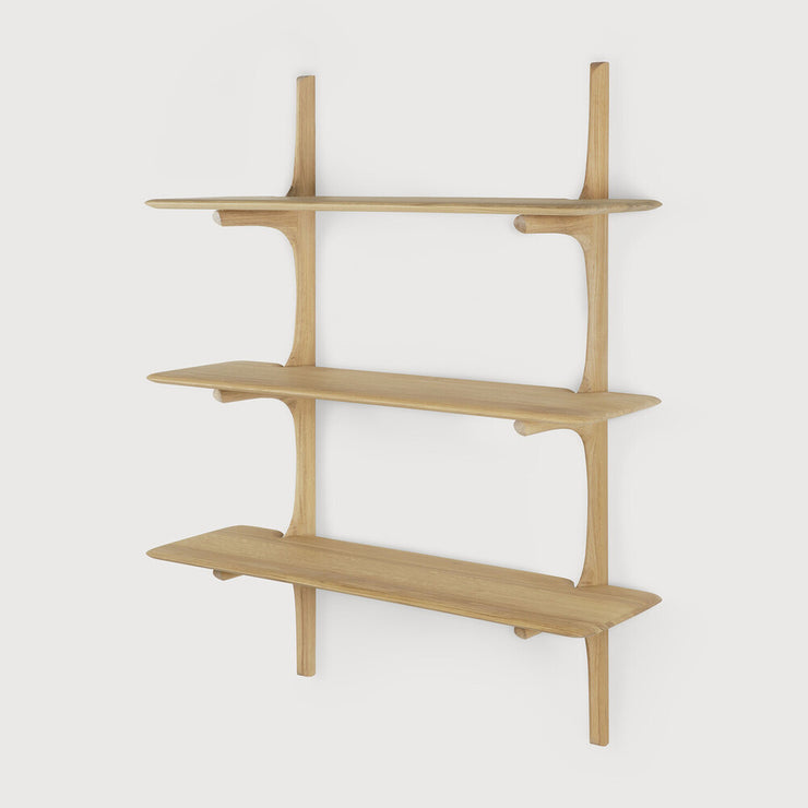Vegghengt hylle med tre hylleflater: Pl Wall Shelf fra Ethnicraft, i heltre eik