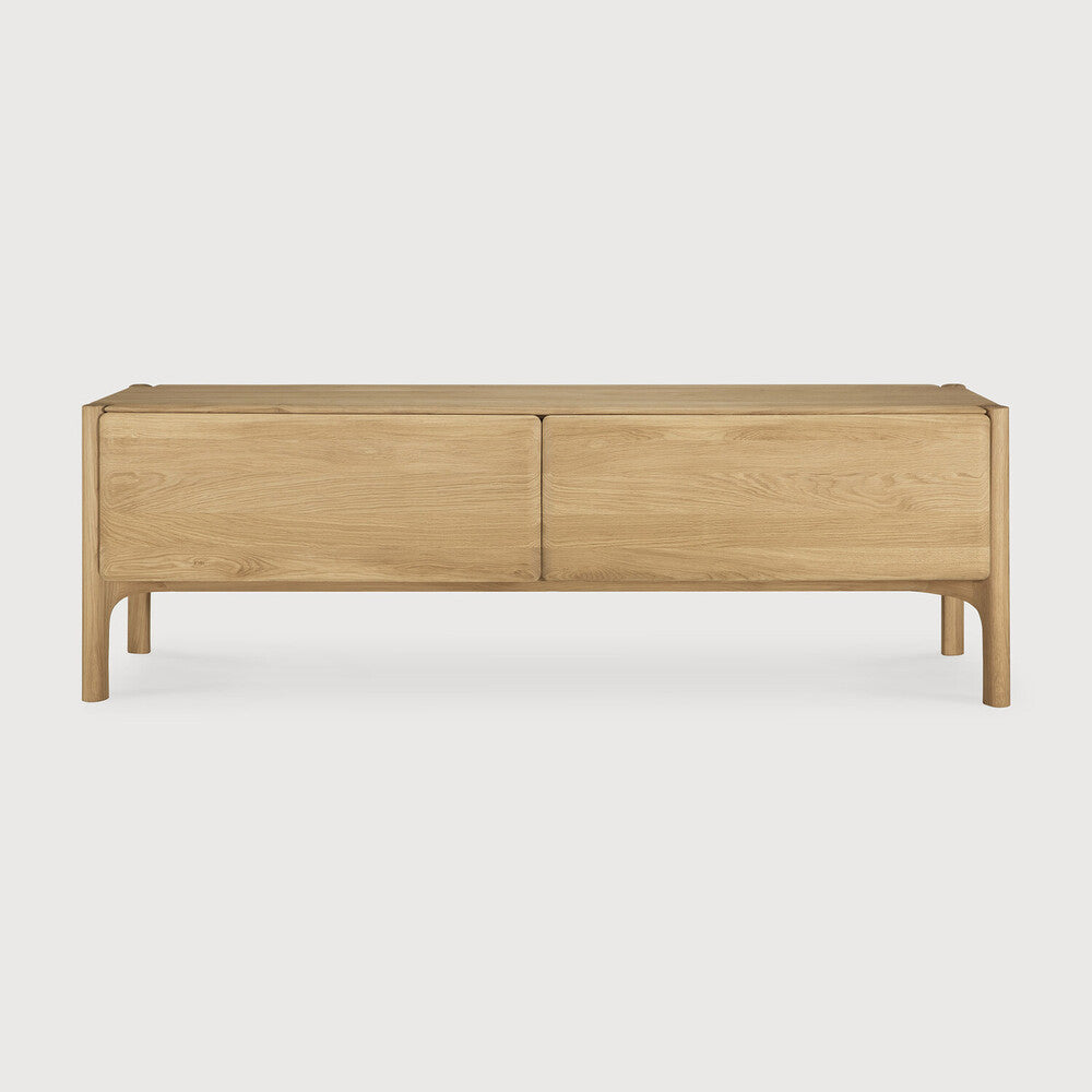 TV-benk Pl TV Cupboard fra Ethnicraft. Bredde 164 cm