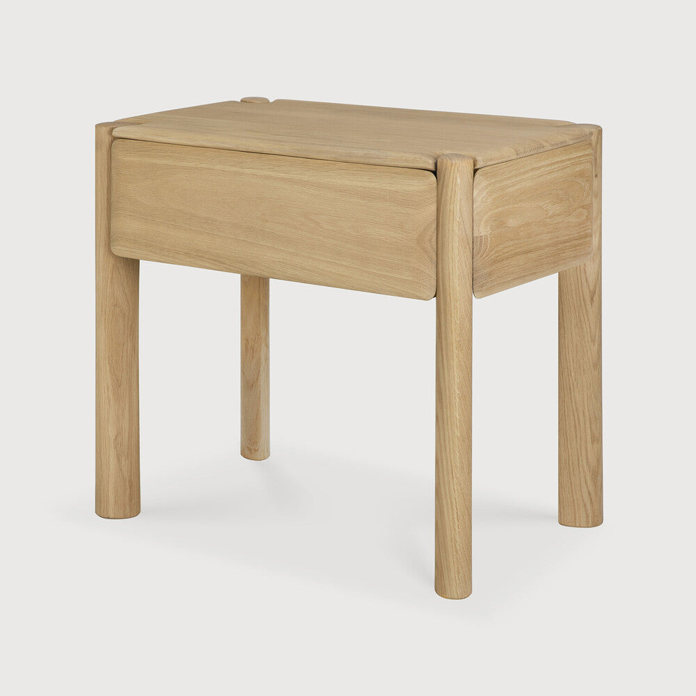 Nattbord Pl Bedside Table fra Ethnicraft i heltre eik med skuff